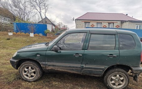 Chevrolet Niva I рестайлинг, 2004 год, 325 000 рублей, 2 фотография