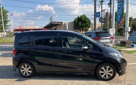 Honda Freed I, 2009 год, 900 000 рублей, 7 фотография