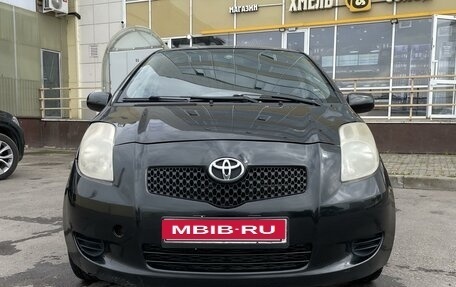 Toyota Yaris III рестайлинг, 2006 год, 531 000 рублей, 2 фотография