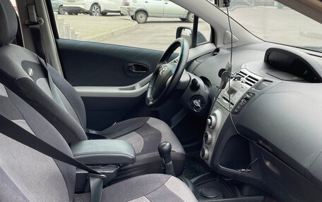 Toyota Yaris III рестайлинг, 2006 год, 531 000 рублей, 10 фотография