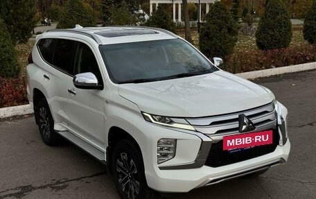 Mitsubishi Montero Sport, 2022 год, 4 530 000 рублей, 6 фотография