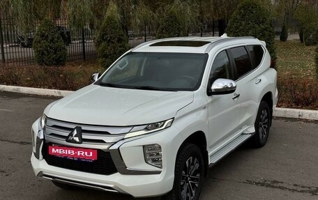 Mitsubishi Montero Sport, 2022 год, 4 530 000 рублей, 3 фотография