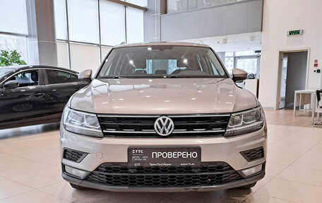 Volkswagen Tiguan II, 2017 год, 2 447 000 рублей, 2 фотография