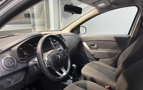 Renault Logan II, 2018 год, 959 000 рублей, 9 фотография