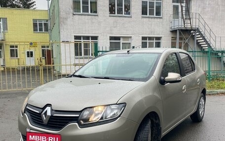 Renault Logan II, 2016 год, 850 000 рублей, 4 фотография