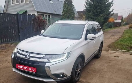 Mitsubishi Outlander III рестайлинг 3, 2018 год, 2 250 000 рублей, 4 фотография