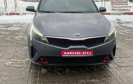 KIA Rio IV, 2021 год, 1 900 000 рублей, 1 фотография