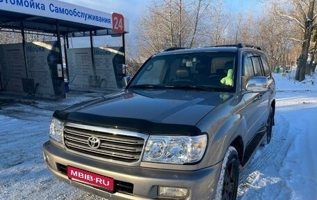 Toyota Land Cruiser 100 рестайлинг 2, 2003 год, 2 400 000 рублей, 1 фотография