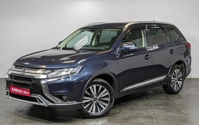 Mitsubishi Outlander III рестайлинг 3, 2018 год, 1 890 000 рублей, 1 фотография