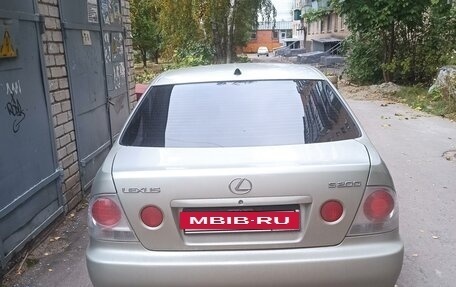 Lexus IS II рестайлинг 2, 2001 год, 700 000 рублей, 4 фотография