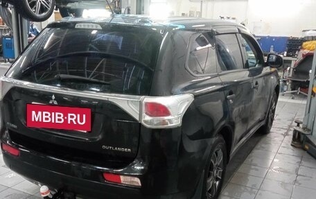 Mitsubishi Outlander III рестайлинг 3, 2014 год, 1 339 000 рублей, 3 фотография