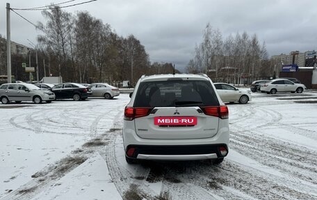 Mitsubishi Outlander III рестайлинг 3, 2015 год, 2 250 000 рублей, 5 фотография