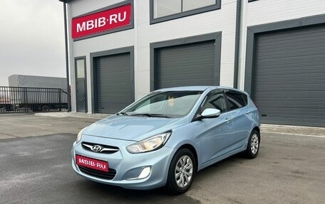 Hyundai Solaris II рестайлинг, 2011 год, 899 000 рублей, 1 фотография