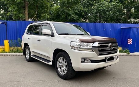 Toyota Land Cruiser 200, 2017 год, 5 700 000 рублей, 4 фотография