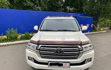 Toyota Land Cruiser 200, 2017 год, 5 700 000 рублей, 2 фотография