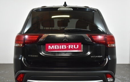 Mitsubishi Outlander III рестайлинг 3, 2017 год, 1 349 000 рублей, 5 фотография