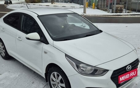 Hyundai Solaris II рестайлинг, 2017 год, 1 400 000 рублей, 2 фотография