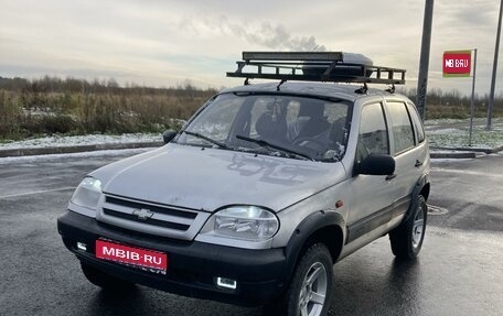 Chevrolet Niva I рестайлинг, 2004 год, 290 000 рублей, 1 фотография