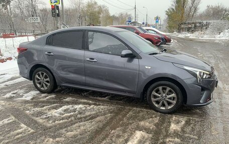 KIA Rio IV, 2021 год, 1 900 000 рублей, 2 фотография