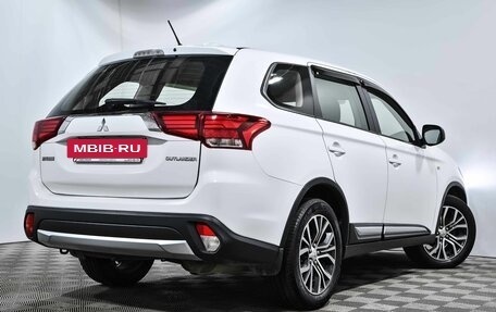 Mitsubishi Outlander III рестайлинг 3, 2016 год, 1 540 000 рублей, 4 фотография