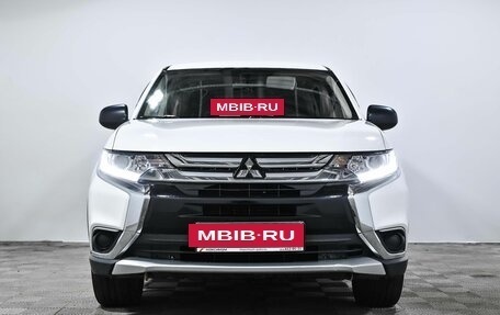 Mitsubishi Outlander III рестайлинг 3, 2016 год, 1 540 000 рублей, 2 фотография