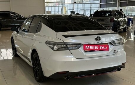 Toyota Camry, 2021 год, 3 800 000 рублей, 6 фотография