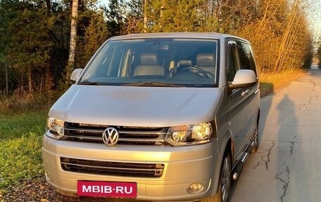 Volkswagen Multivan T5, 2010 год, 2 000 000 рублей, 2 фотография