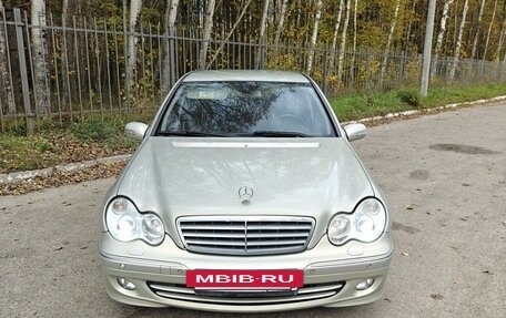 Mercedes-Benz C-Класс, 2006 год, 999 000 рублей, 4 фотография