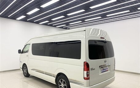 Toyota HiAce H200, 2020 год, 4 600 000 рублей, 4 фотография