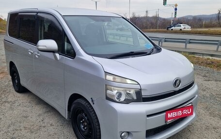 Toyota Voxy II, 2010 год, 1 500 000 рублей, 3 фотография