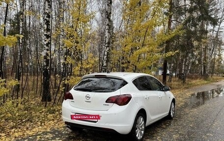 Opel Astra J, 2011 год, 777 777 рублей, 3 фотография