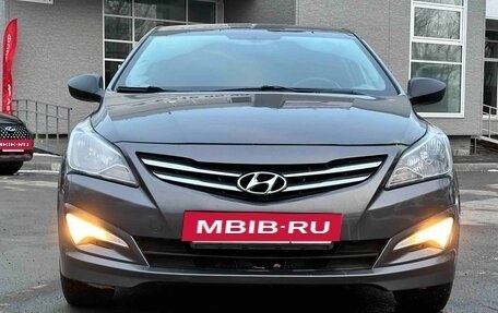 Hyundai Solaris II рестайлинг, 2015 год, 1 200 000 рублей, 2 фотография