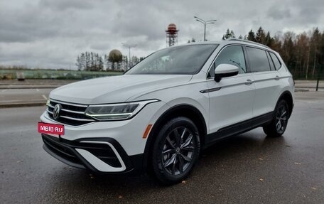 Volkswagen Tiguan II, 2022 год, 3 950 000 рублей, 3 фотография