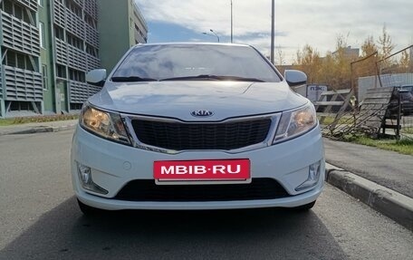 KIA Rio III рестайлинг, 2014 год, 1 000 000 рублей, 3 фотография