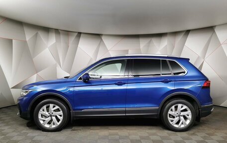 Volkswagen Tiguan II, 2021 год, 3 893 000 рублей, 5 фотография