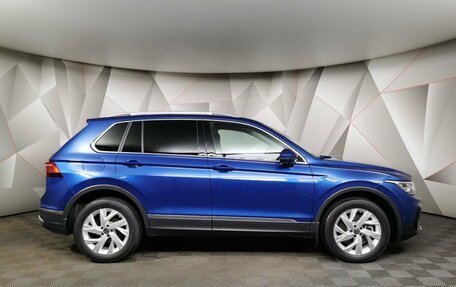 Volkswagen Tiguan II, 2021 год, 3 893 000 рублей, 6 фотография