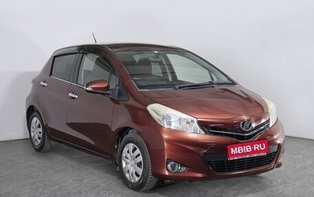 Toyota Vitz, 2011 год, 880 000 рублей, 2 фотография