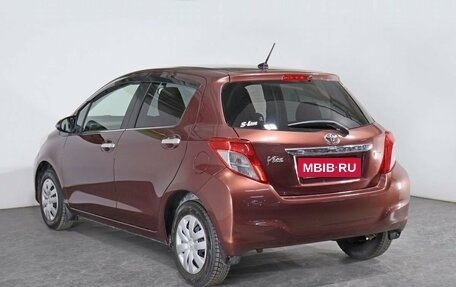 Toyota Vitz, 2011 год, 880 000 рублей, 3 фотография