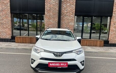 Toyota RAV4, 2018 год, 3 300 000 рублей, 1 фотография