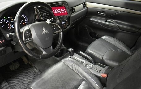 Mitsubishi Outlander III рестайлинг 3, 2013 год, 1 499 000 рублей, 9 фотография