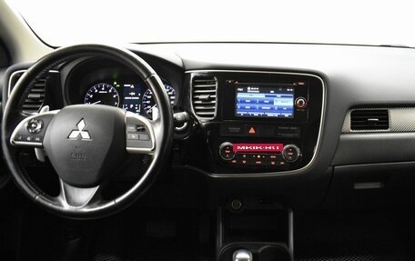 Mitsubishi Outlander III рестайлинг 3, 2013 год, 1 499 000 рублей, 18 фотография