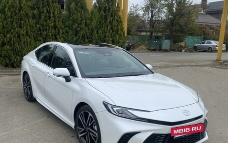 Toyota Camry, 2024 год, 4 500 000 рублей, 3 фотография