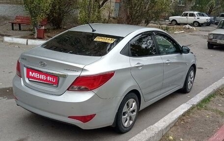 Hyundai Solaris II рестайлинг, 2014 год, 1 300 000 рублей, 4 фотография