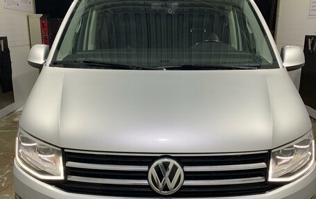 Volkswagen Caravelle T6 рестайлинг, 2017 год, 3 000 000 рублей, 3 фотография