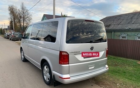 Volkswagen Caravelle T6 рестайлинг, 2017 год, 3 000 000 рублей, 10 фотография