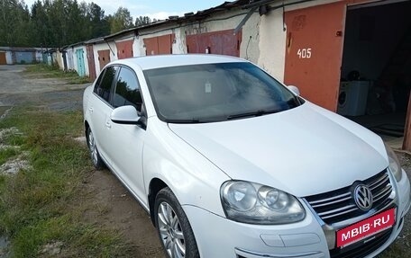 Volkswagen Jetta VI, 2010 год, 720 000 рублей, 3 фотография