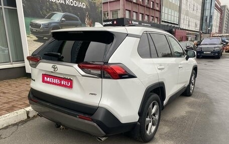 Toyota RAV4, 2019 год, 3 179 000 рублей, 6 фотография