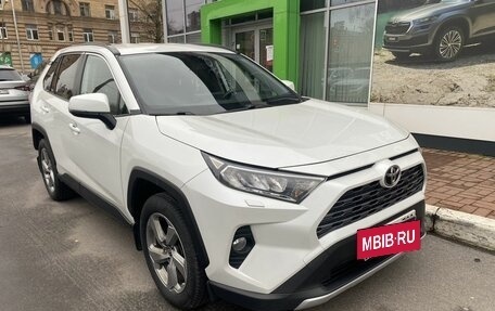 Toyota RAV4, 2019 год, 3 179 000 рублей, 3 фотография