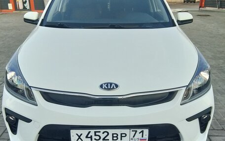 KIA Rio IV, 2018 год, 1 585 000 рублей, 1 фотография