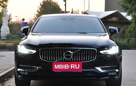 Volvo S90 II рестайлинг, 2020 год, 3 100 006 рублей, 2 фотография